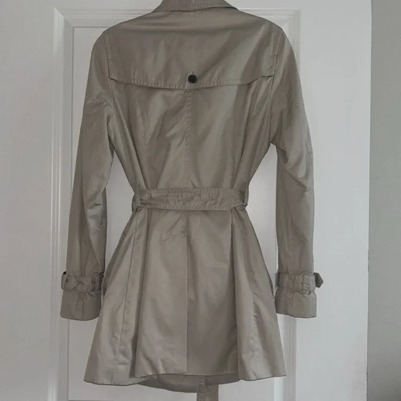 Banana Republic Women’s Classic Trench Coat - Size Small - Picture 2 of 11